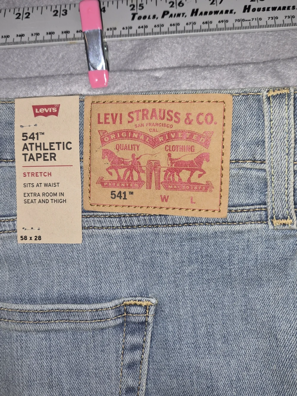 Levi's 541 Athletic Taper Stretch Jeans – Men's 58x28 – Light Wash